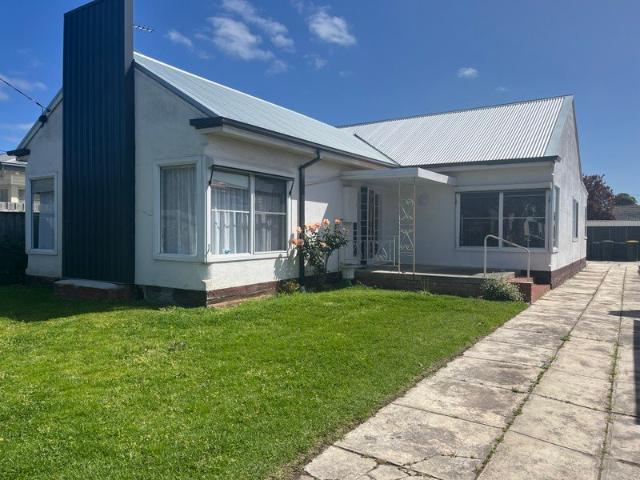 THREE BEDROOM HOME IN CENTRAL BELMONT LOCATION