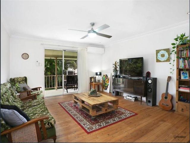 Three Bedroom Home in a Prime Palm Beach Location