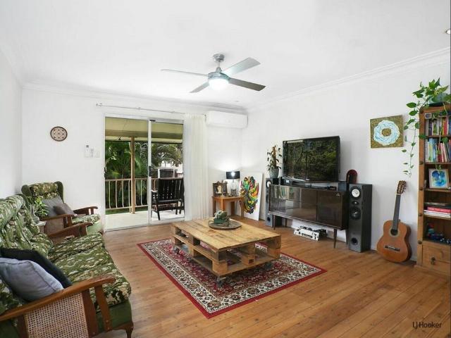 Three Bedroom Home in a Prime Palm Beach Location