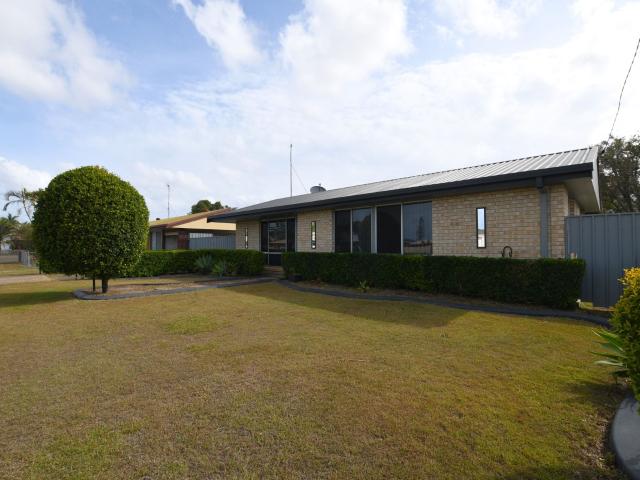 THREE BEDROOM HOME IN AVENELL HEIGHTS!