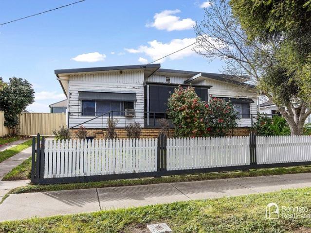 THREE BEDROOM HOME IN GOLDEN SQUARE