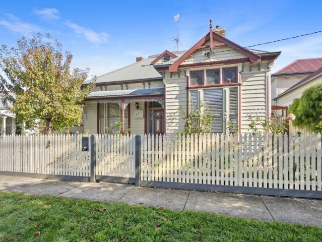 THREE BEDROOM HOME IN FANTASTIC CENTRAL LOCATION