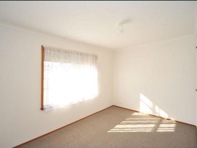 Three Bedroom Home in Kennington