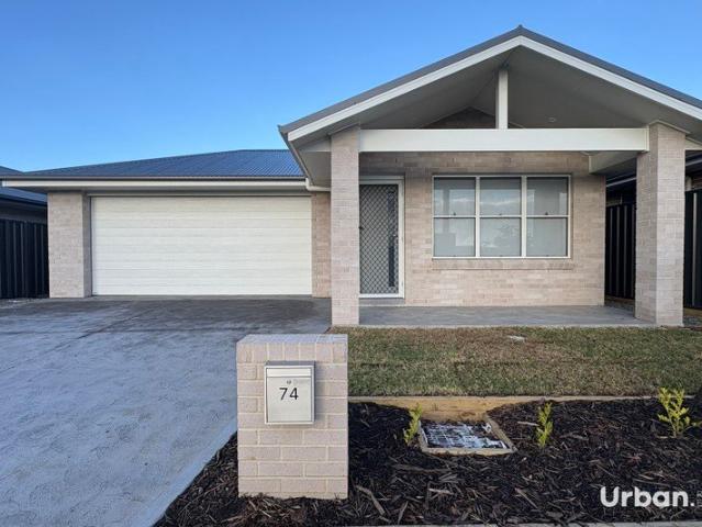 Three Bedroom home in Lochinvar!