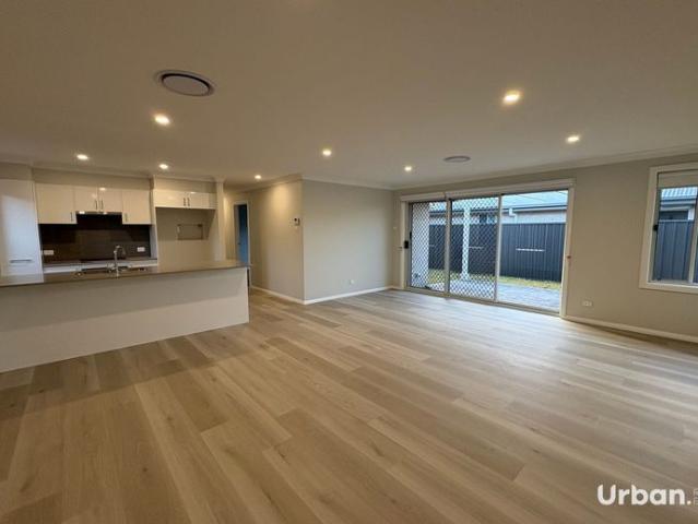Three Bedroom home in Lochinvar!