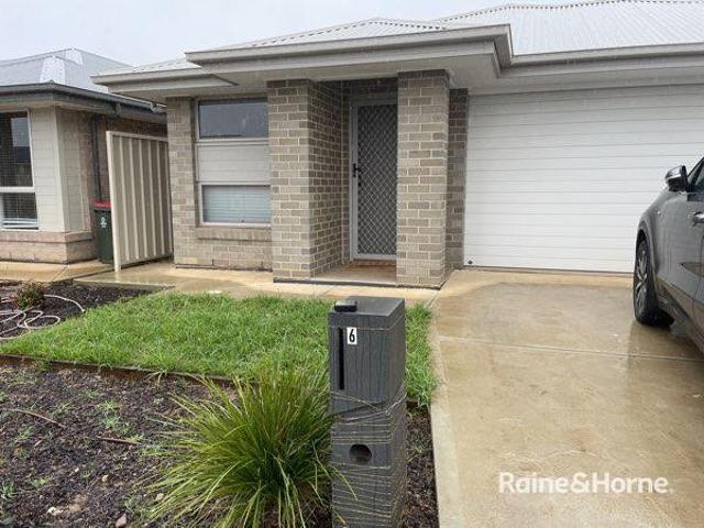 Three Bedroom Home In Munno Para West!