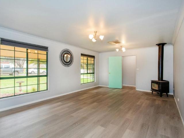 Three Bedroom Home in Quiet Cul De Sac