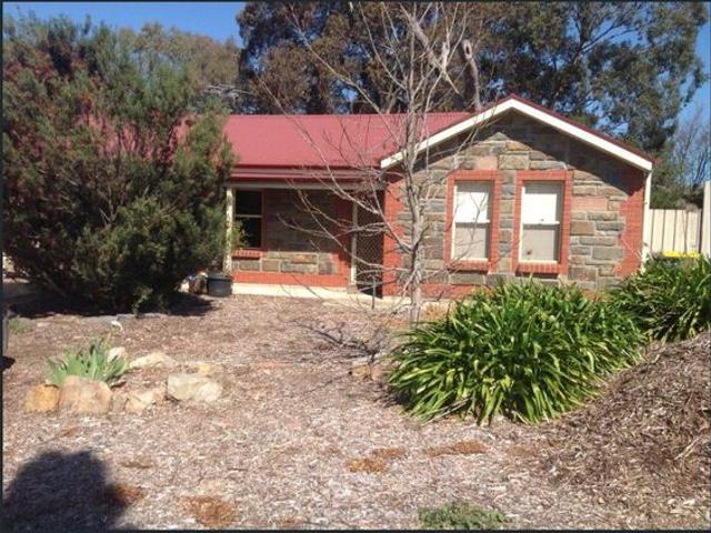 Three bedroom home in quiet cul de sac location!