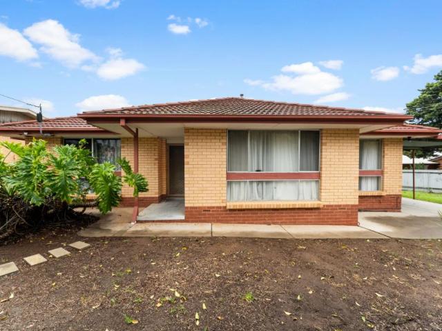 Three Bedroom Home in Wanted Locale