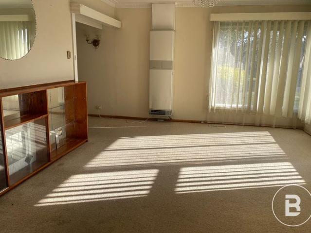 THREE BEDROOM HOME IN WENDOUREE