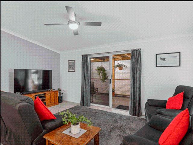 Three bedroom home in the Heart of Wynnum West