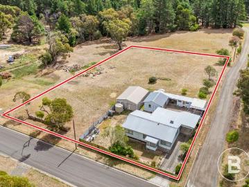 THREE BEDROOM HOME ON 4627M2 APPROX