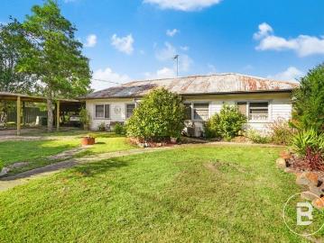 THREE BEDROOM HOME ON EXPANSIVE BLOCK IN PICTURESQUE BEAUFORT COUNTRYSIDE