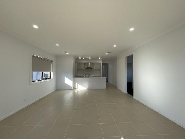 THREE BEDROOM HOME LOW MAINTENANCE!