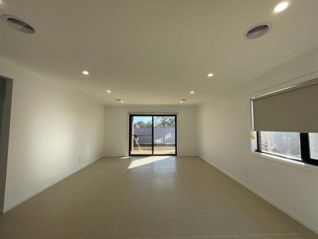 THREE BEDROOM HOME LOW MAINTENANCE!
