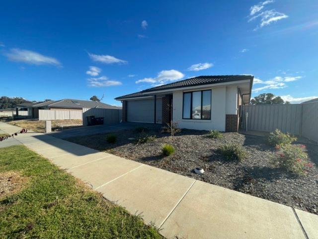 THREE BEDROOM HOME LOW MAINTENANCE!
