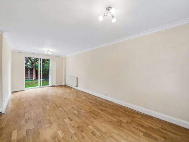 Three bedroom home located on desirable Richmond Hill