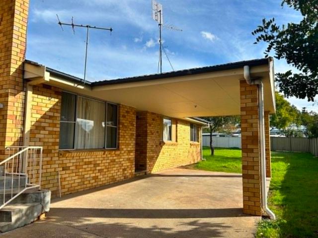 Three Bedroom Home South Tamworth
