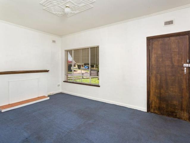 THREE BEDROOM HOME WORKSHOP STORAGE AREA!