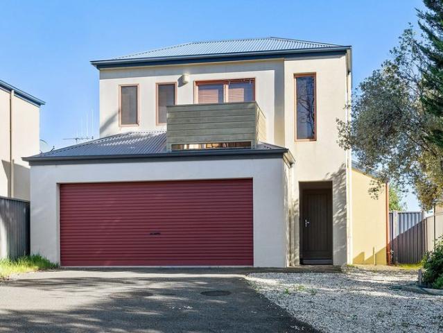 FOUR BEDROOM HOME WITH YEAR ROUND COMFORT IN STRATHDALE