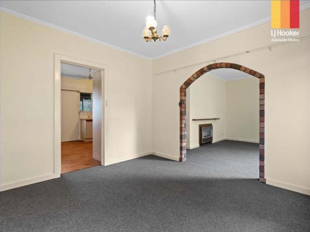 Three Bedroom Home with Detached Rumpus Room!