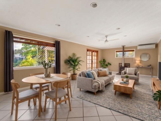 Three Bedroom Home With Dual Living Potential In Ideal Pocket