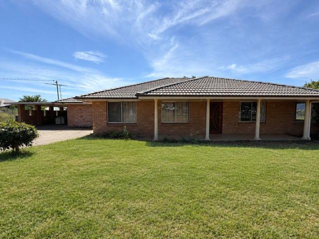 Three Bedroom Home with Land and Stables