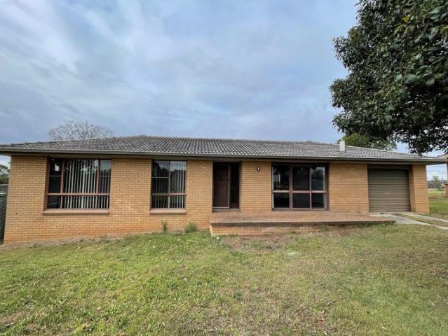 Three Bedroom Home with Peaceful Rural Outlook