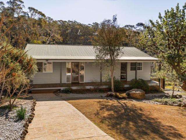 Three Bedroom Home with Studio in a Private Bushland Setting