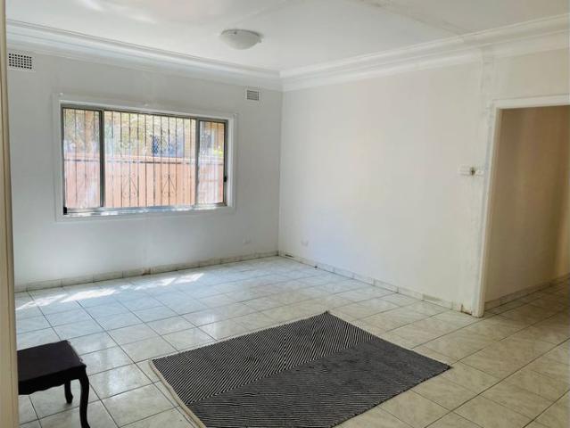 Three bedroom Hosue for Rent at taylor st Lakemba