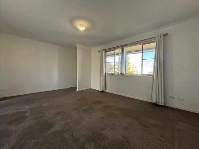 Three Bedroom House in Aberdeen