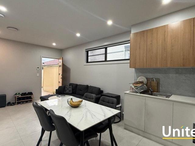 Three Bedroom House in Glendenning Water Usage Included