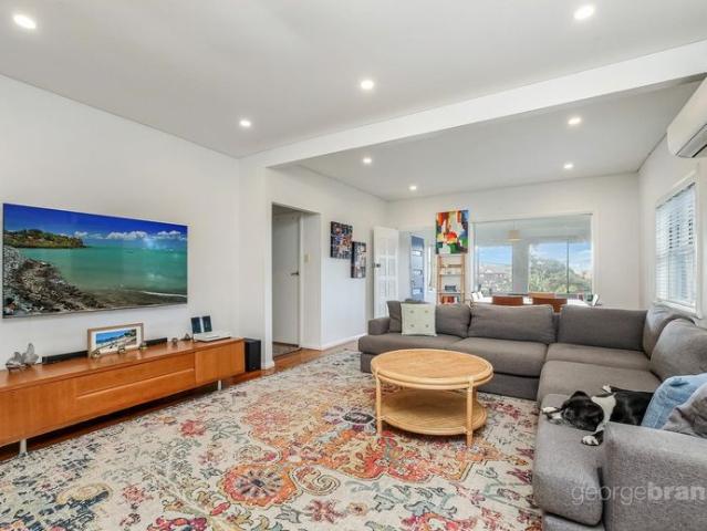 Three Bedroom House in Prime Location!