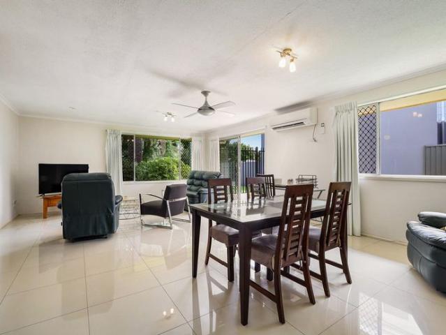 Three Bedroom House in Prime Surfers Paradise Location