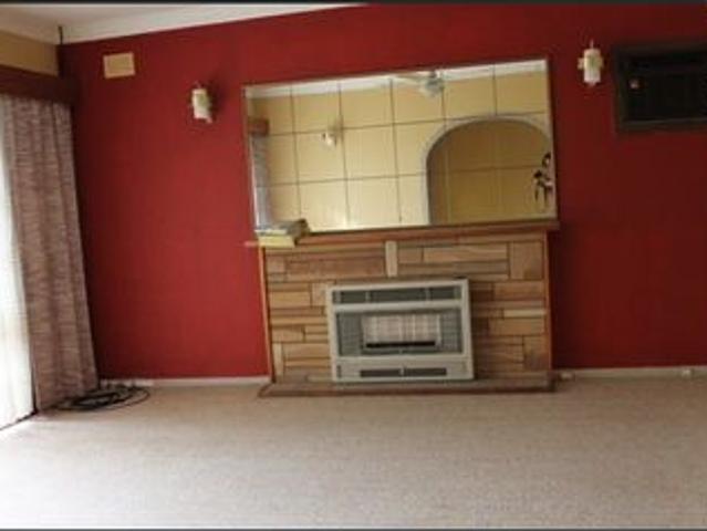 Three bedroom house in quiet street