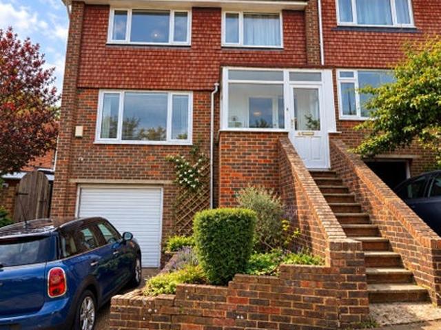 Three Bedroom House with Garden – Willingdon Road
