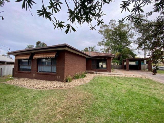 Three Bedroom House with In ground Pool