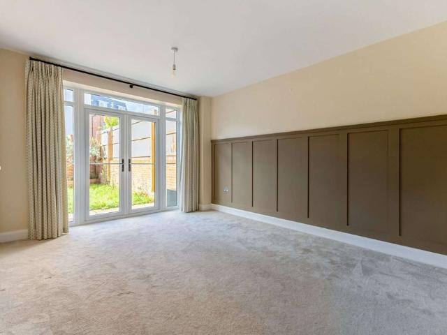 Three bedroom immaculately presented home with garden and parking on the edge of the Old Town