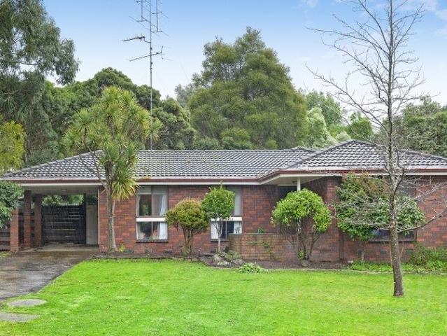 THREE BEDROOM IN MOUNT CLEAR