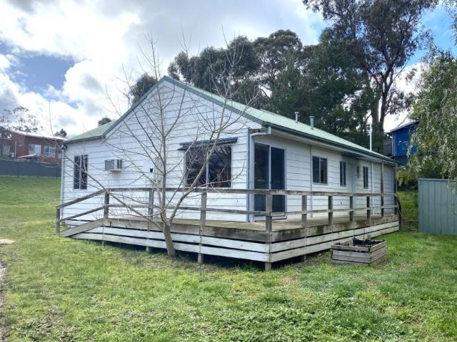 Three bedroom low maintenance home, close to town