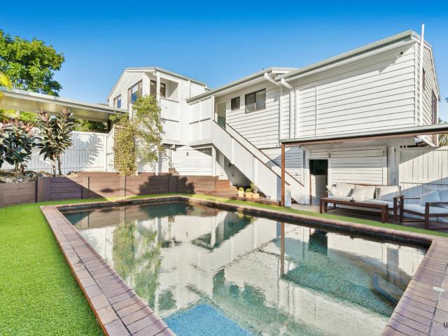 THREE BEDROOM PLUS MULTI PURPOSE ROOM AND POOL FLEXIBLE LIVING