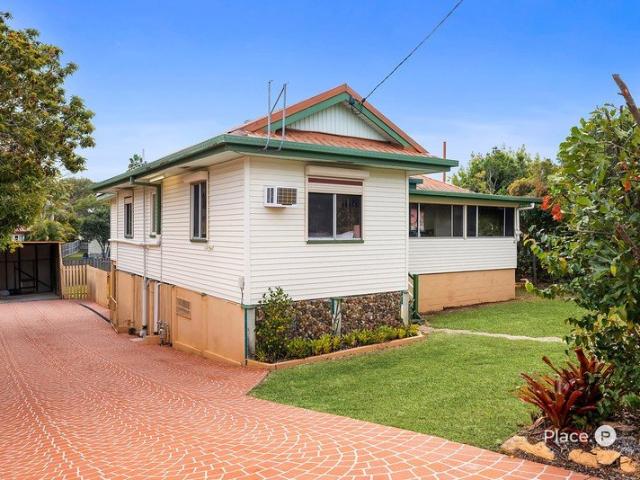 Three bedroom post war family home on 726m2