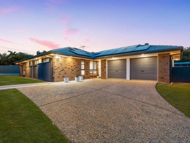 Three Bedroom Renovated Family Home on 953m2 block!