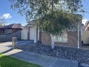 Three bedroom residence in convenient location