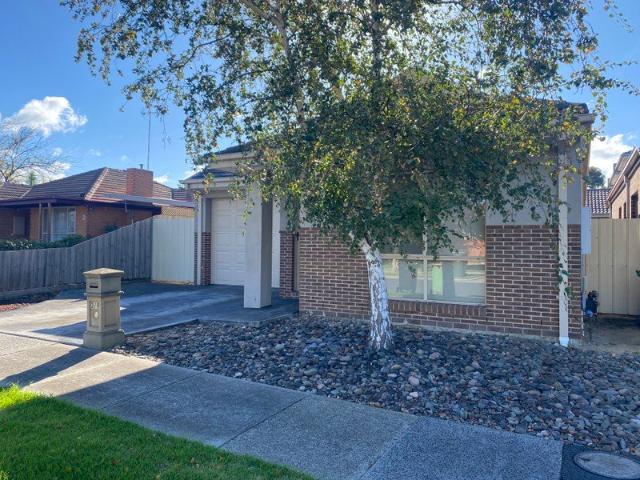 Three bedroom residence in convenient location
