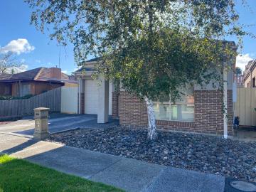 Three bedroom residence in convenient location