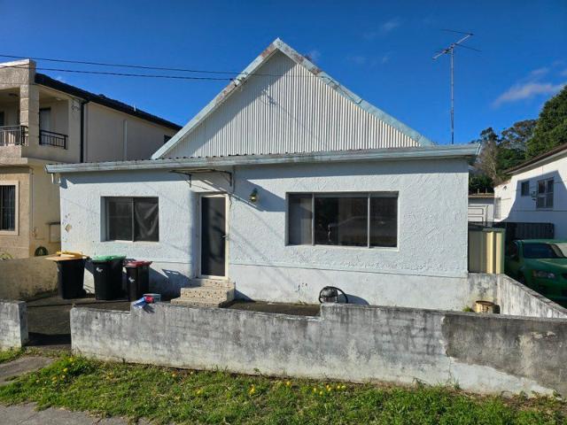 THREE BEDROOM SEMI DETACHED HOUSE FOR RENT