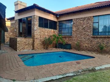 Three bedroom simplex townhouse with a pool