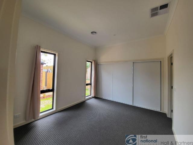 THREE BEDROOM, TWO BATHROOM VILLA UNIT IN A QUIET LOCATION