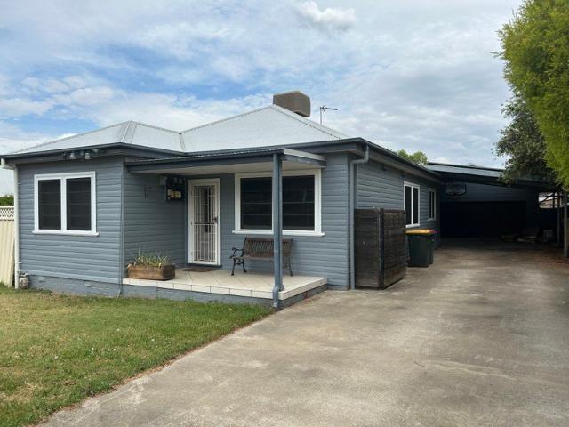 Three Bedroom, Two Bathroom House in South